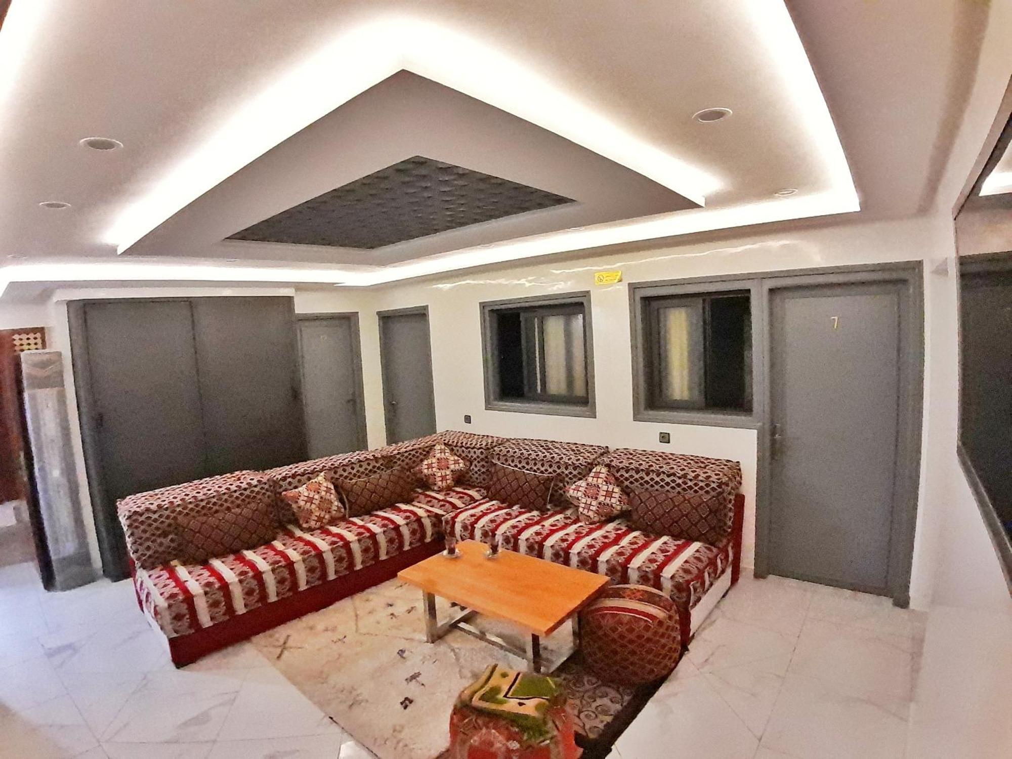 Hotel Restaurant Bougafer มิเดลท์ ภายนอก รูปภาพ