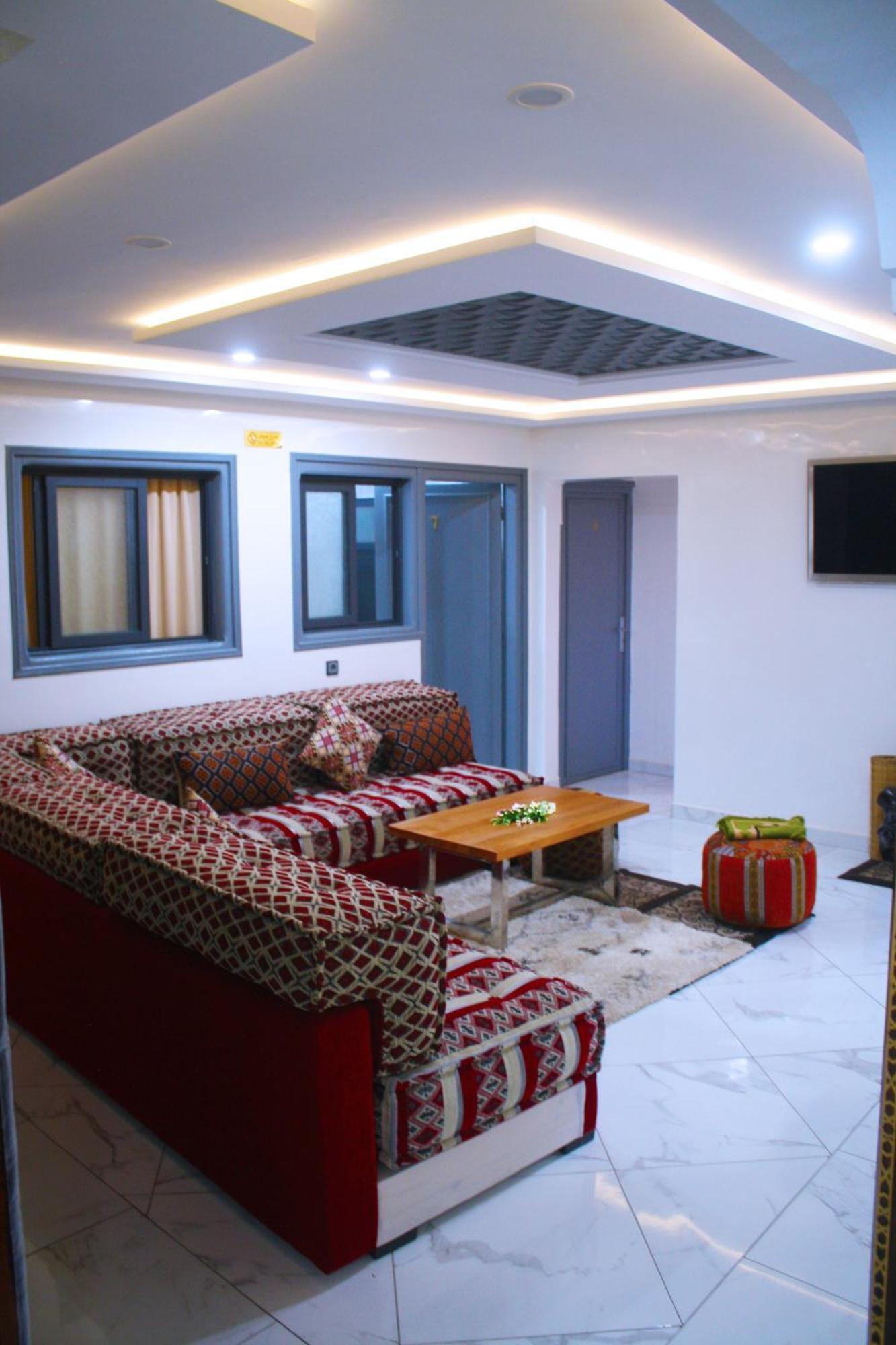 Hotel Restaurant Bougafer มิเดลท์ ภายนอก รูปภาพ