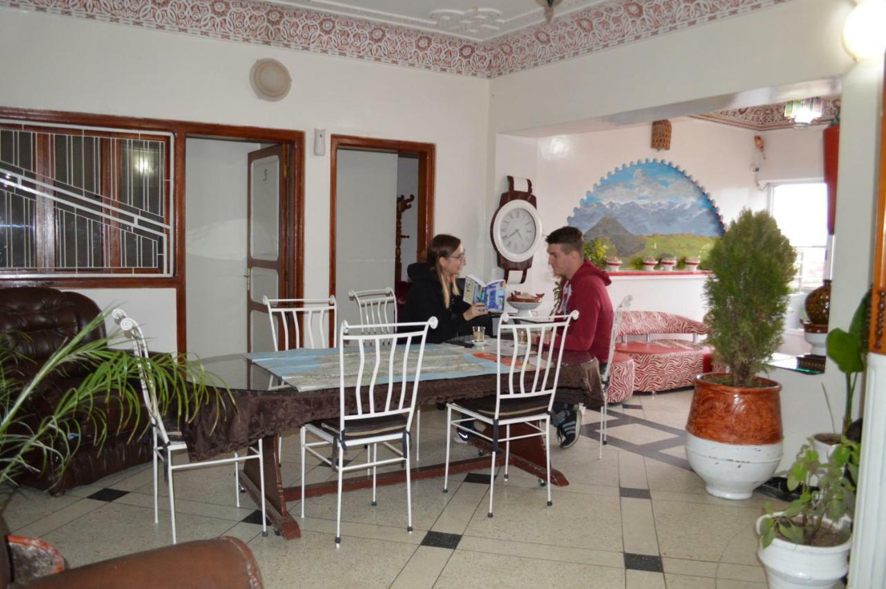 Hotel Restaurant Bougafer มิเดลท์ ภายนอก รูปภาพ
